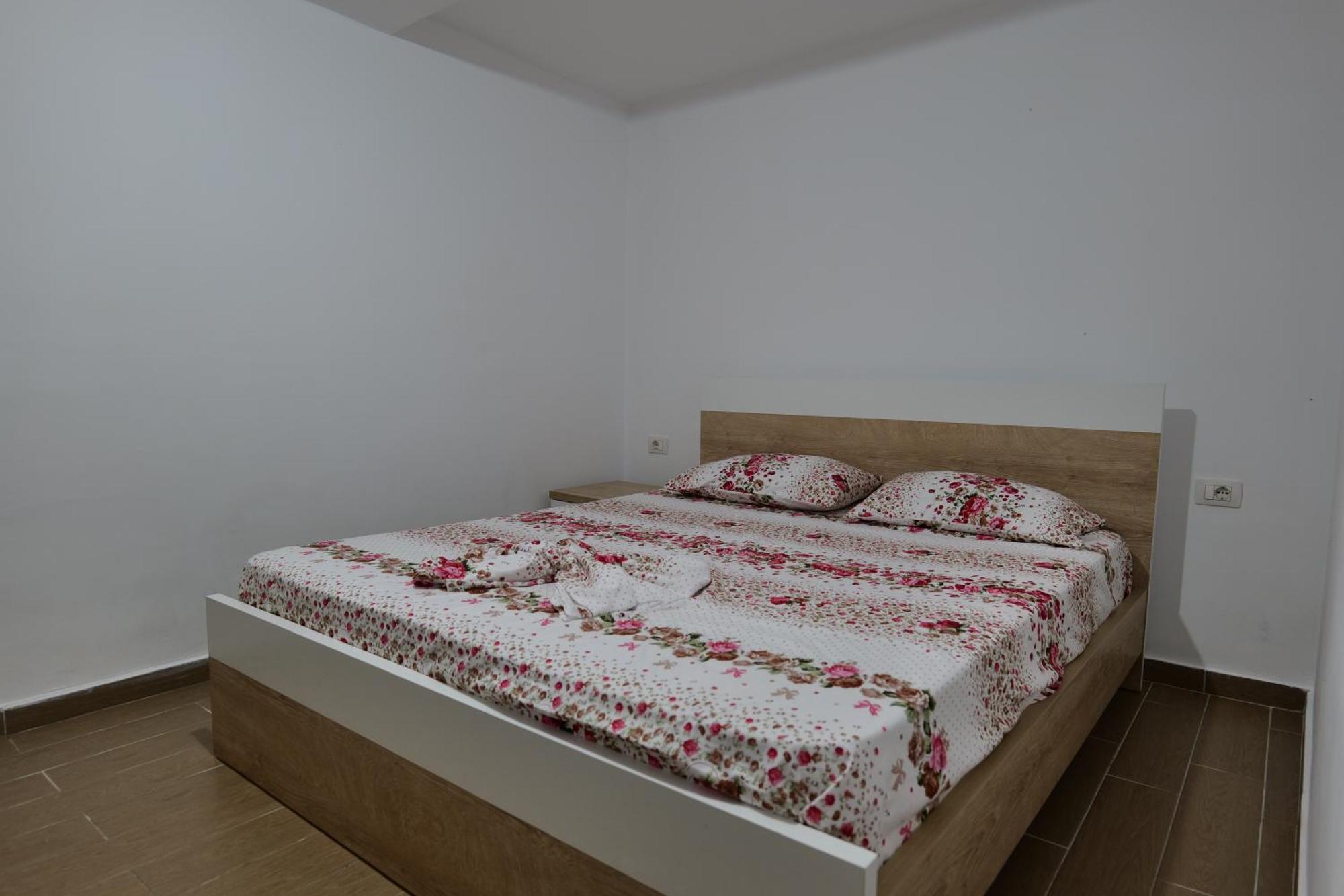 Hermes Elite Apartments Sarandë Buitenkant foto
