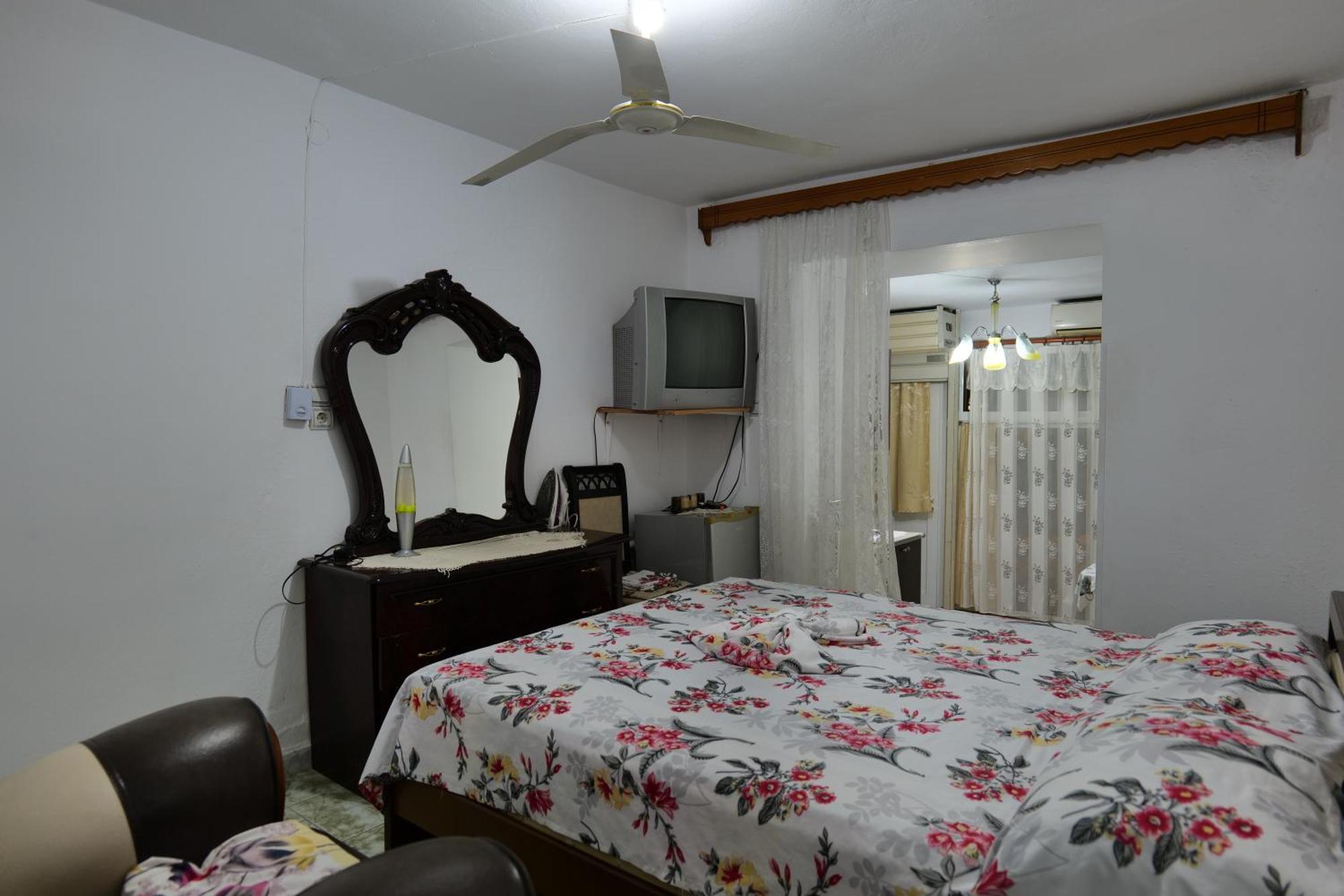 Hermes Elite Apartments Sarandë Buitenkant foto